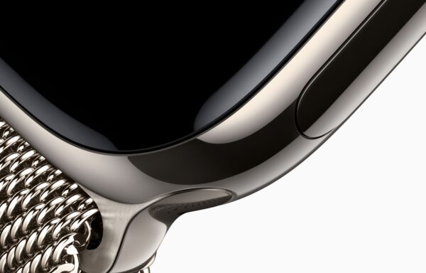 Apple Watch Series 11 （鈦金屬款）搭配米蘭式錶環&錶帶鏈